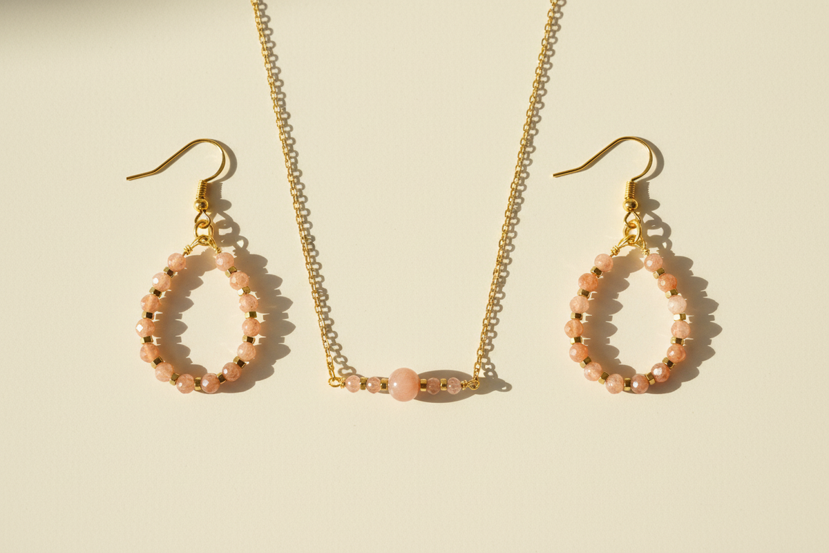 Collier et boucles d’oreilles en pierre de soleil