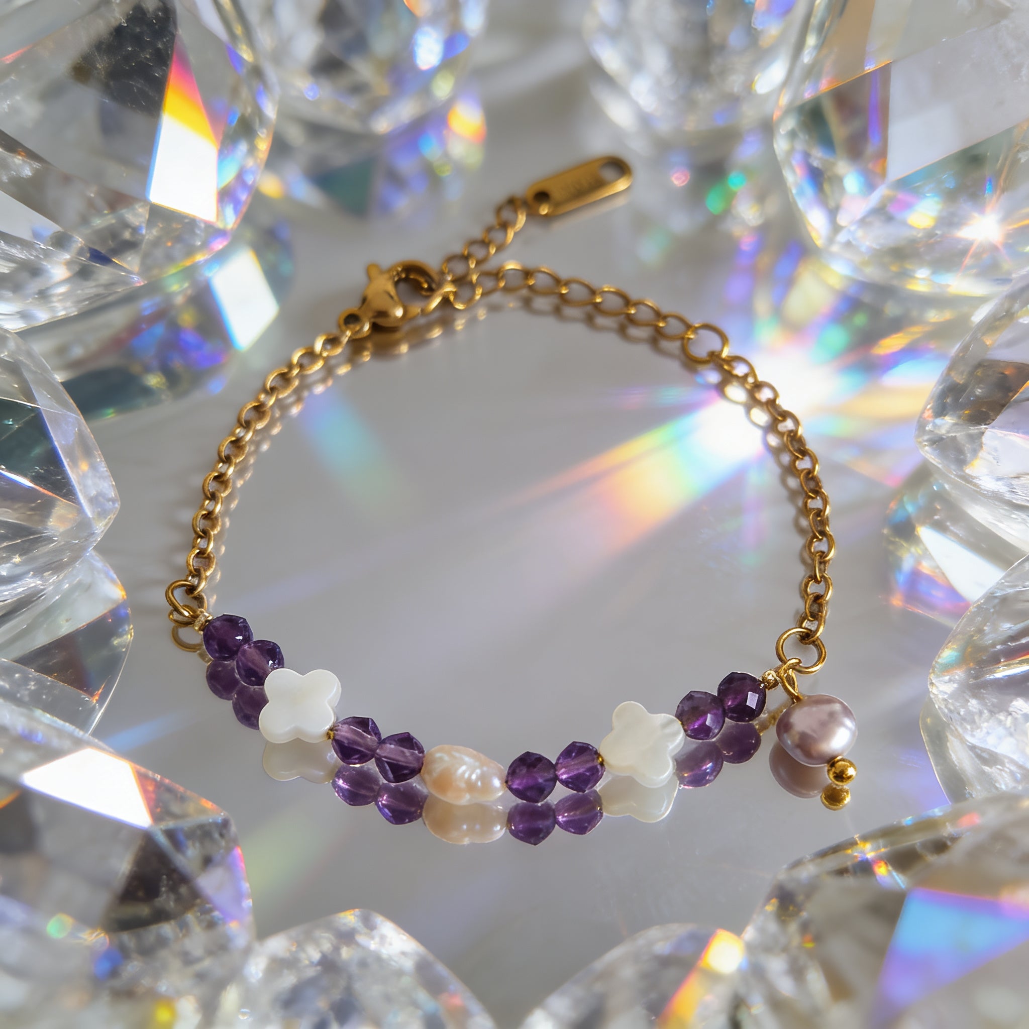 Bracelet Améthyste Facettée, Perle d'eau & Coquillage Trochus — Bohème, Acier doré