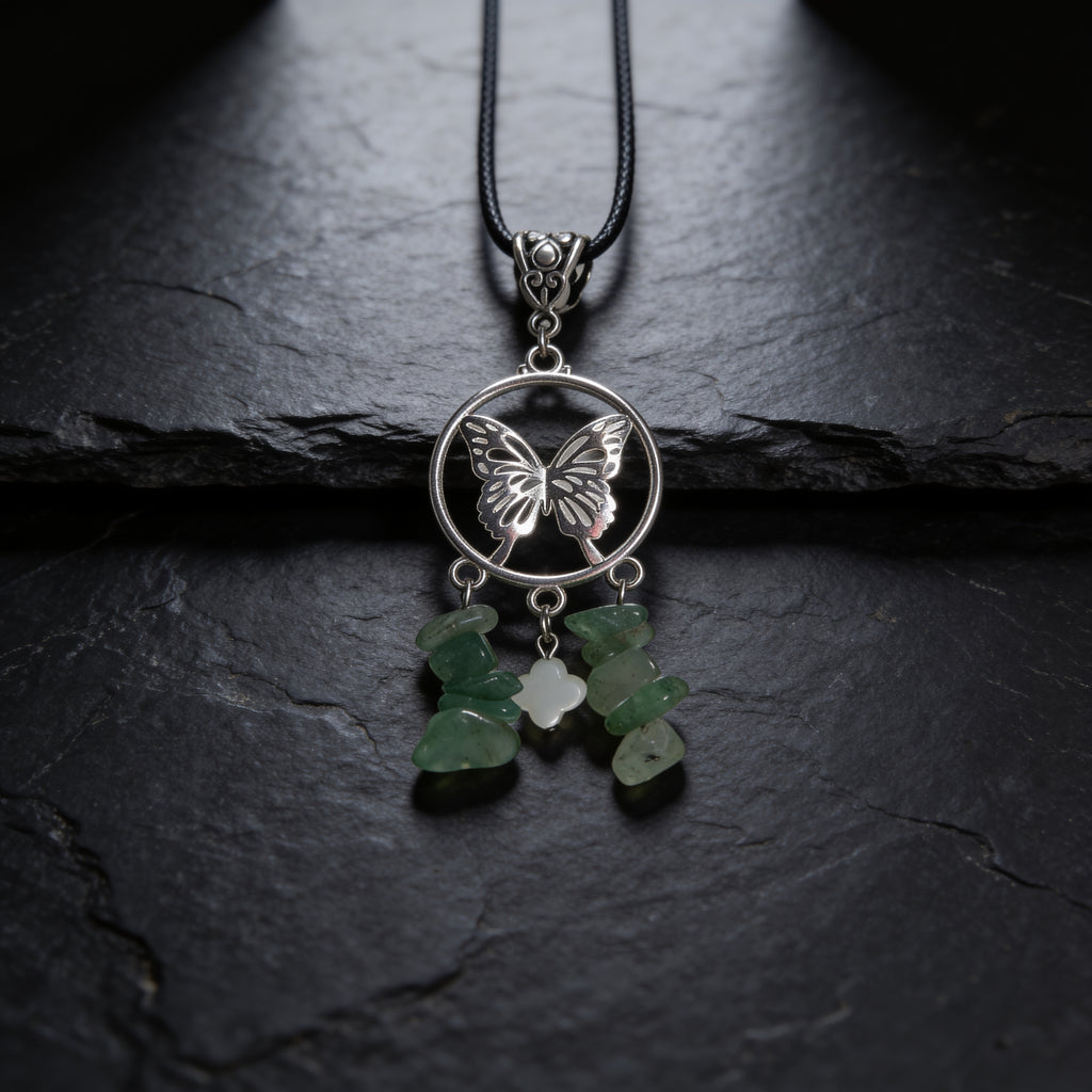 Collier ras-de-cou réglable en aventurine verte, papillon argenté et fleur Trochus