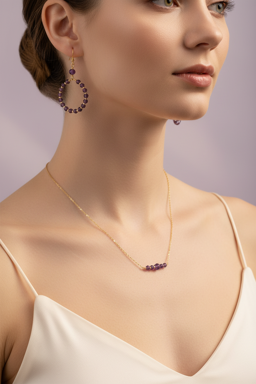 Parure améthyste portée par une femme